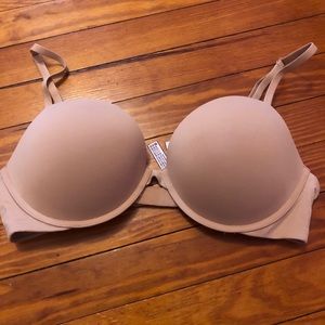 NEW Victoria’s Secret padded bra. 36D